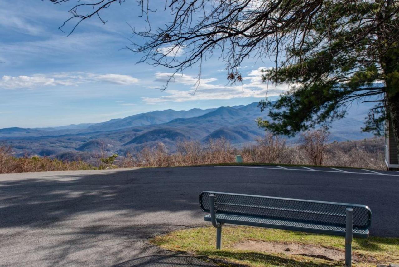 Smoky Mountains Studio With Balcony แกตลิงเบิร์ก ภายนอก รูปภาพ