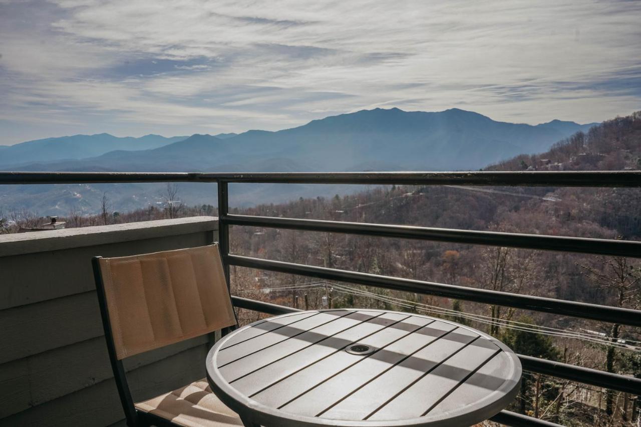 Smoky Mountains Studio With Balcony แกตลิงเบิร์ก ภายนอก รูปภาพ