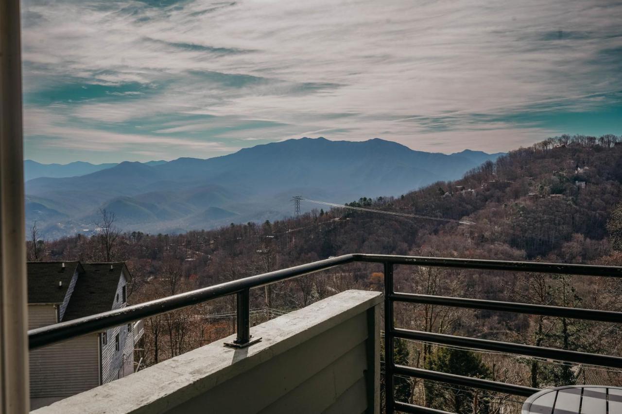 Smoky Mountains Studio With Balcony แกตลิงเบิร์ก ภายนอก รูปภาพ
