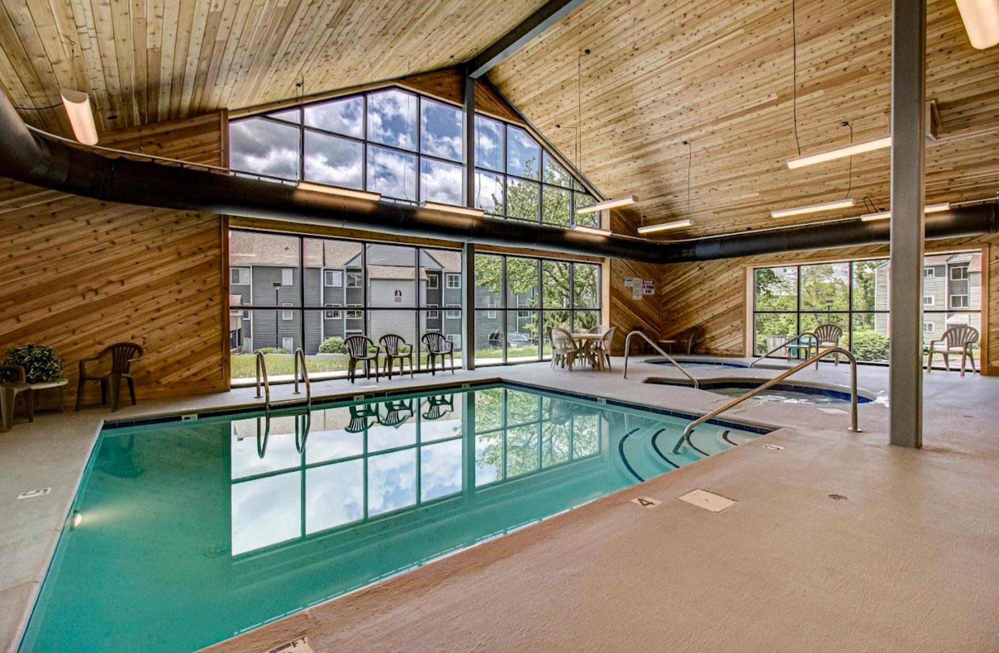 Smoky Mountains Studio With Balcony แกตลิงเบิร์ก ภายนอก รูปภาพ